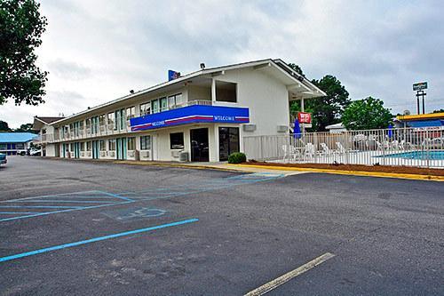 מונטגומרי Rodeway Inn מראה חיצוני תמונה