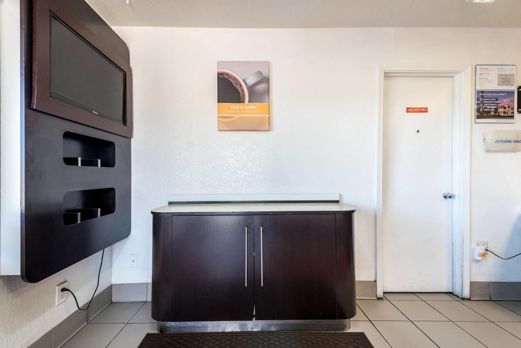 מונטגומרי Rodeway Inn מראה חיצוני תמונה