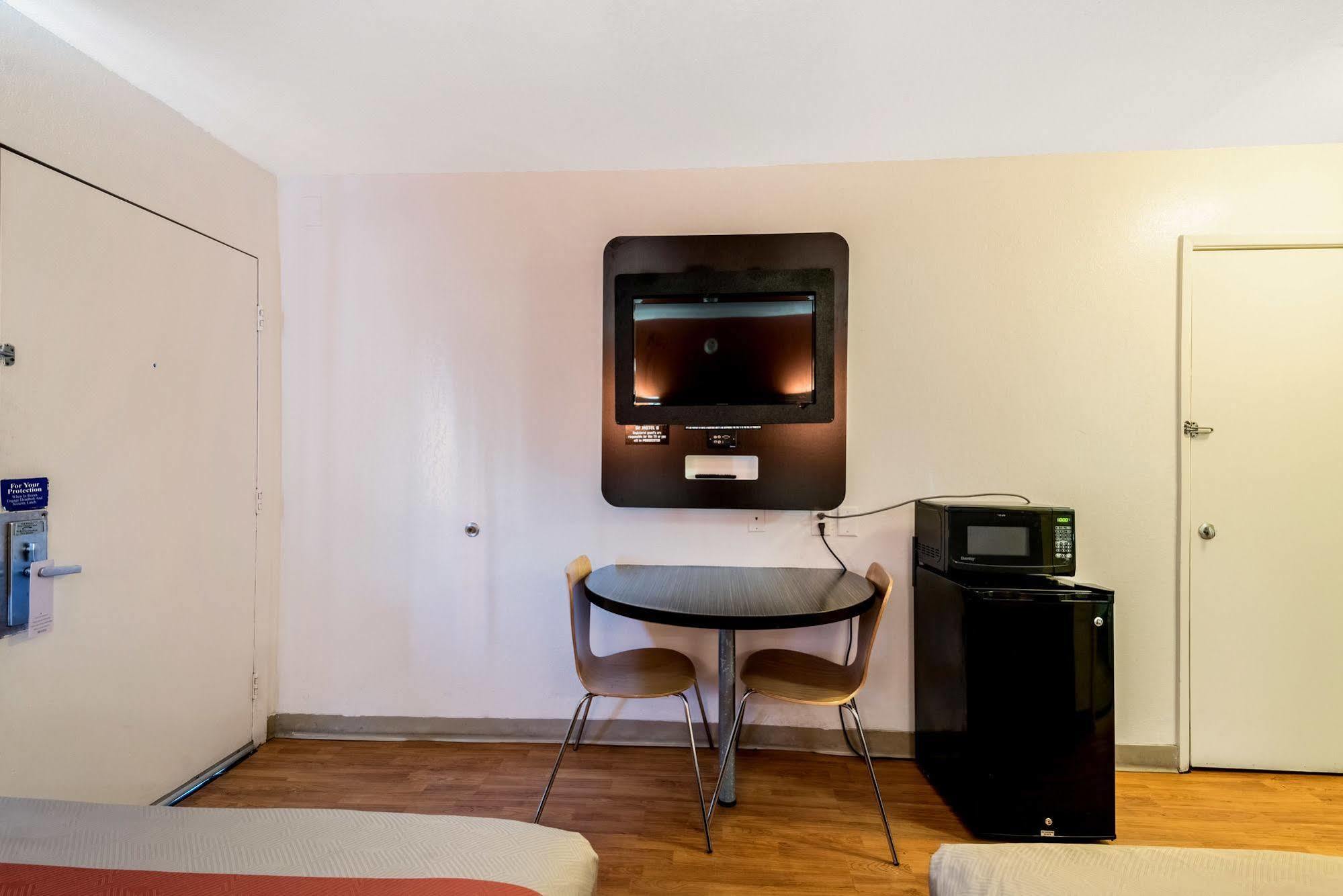 מונטגומרי Rodeway Inn מראה חיצוני תמונה