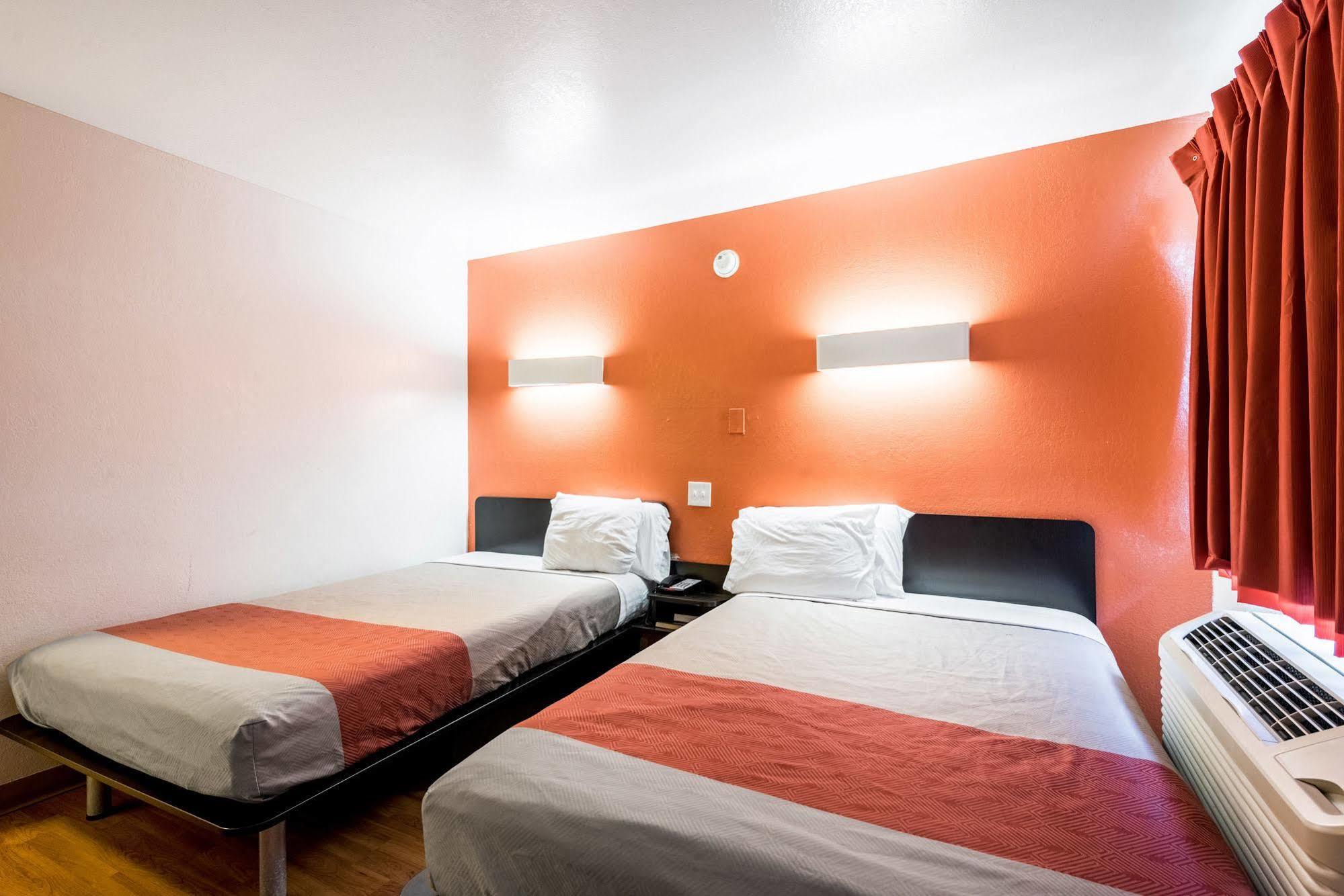 מונטגומרי Rodeway Inn מראה חיצוני תמונה