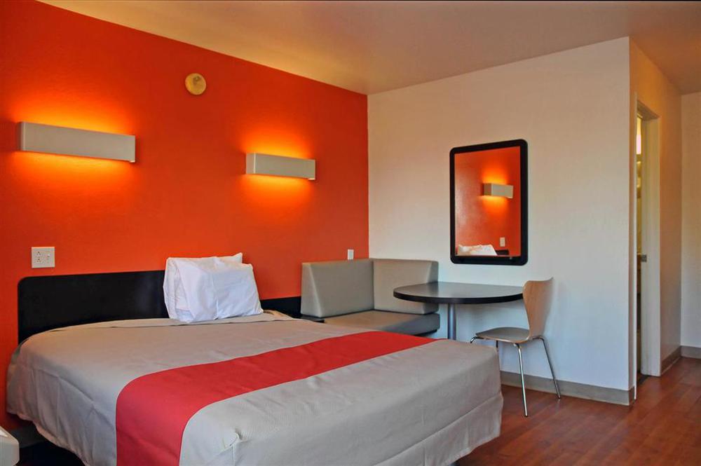 מונטגומרי Rodeway Inn חדר תמונה