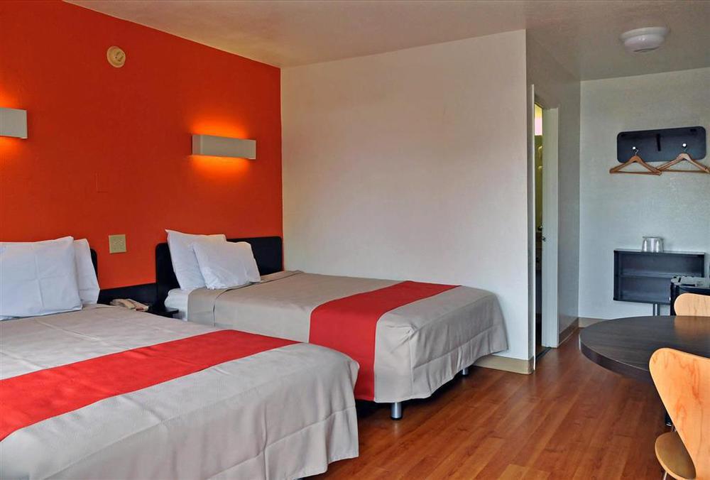 מונטגומרי Rodeway Inn חדר תמונה